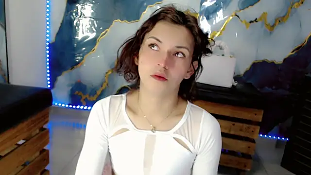 NathalialLooes online show from May 31, 5:04 am