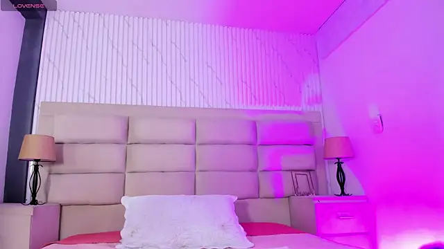 Snapshot of KarelyMitchel chatting on February 5, 2:11 pm KarelyMitchel online show from February 5, 2:11 pm