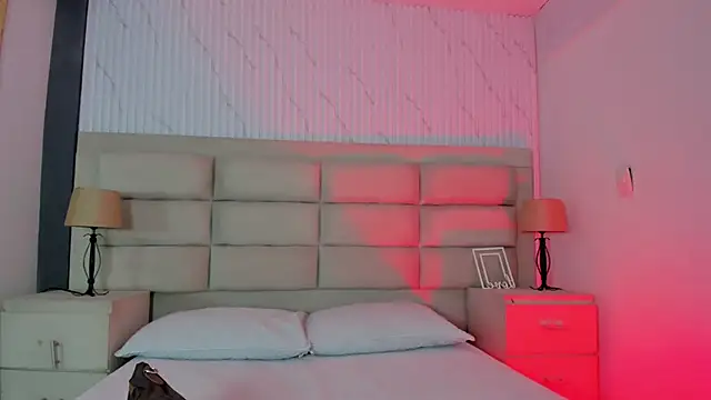 Snapshot of KarelyMitchel chatting on February 14, 1:08 pm KarelyMitchel online show from February 14, 1:08 pm