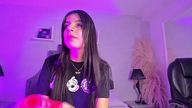 Snapshot of KarelyMitchel chatting on February 21, 1:01 pm KarelyMitchel online show from February 21, 1:01 pm