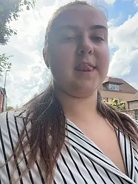 AlyaX X online show from May 2, 1:38 pm