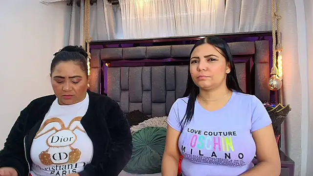 Snapshot of Karina_Mendoza chatting on May 3, 12:00 pm Karina Mendoza online show from May 3, 12:00 pm
