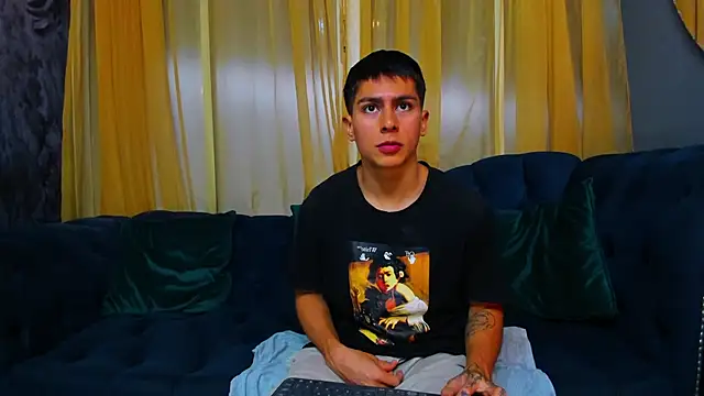 Snapshot of Aron_pulse chatting on February 16, 1:18 pm Aron pulse online show from February 16, 1:18 pm