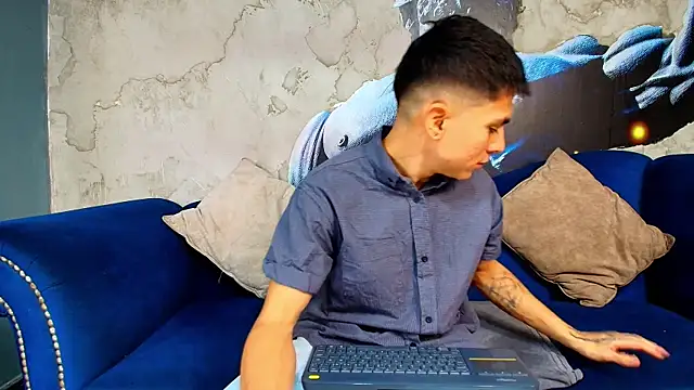 Aron pulse online show from March 28, 1:22 pm