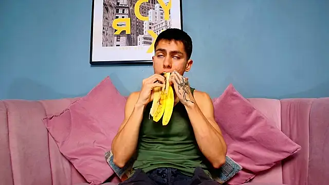 Aron pulse online show from April 9, 1:27 pm