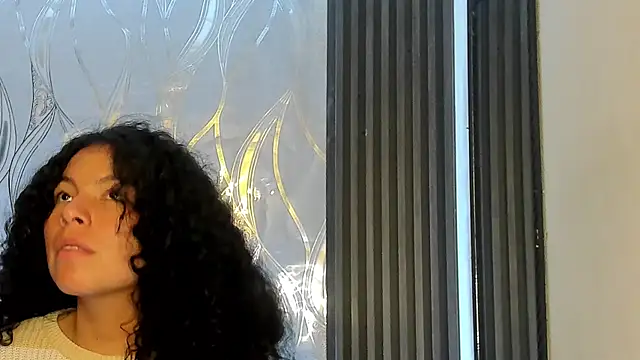 Snapshot of Zoe-yanin chatting on February 12, 6:58 pm Zoe-yanin online show from February 12, 6:58 pm