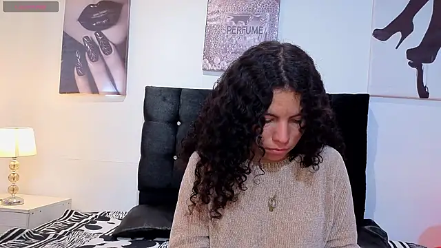 Snapshot of Zoe-yanin chatting on February 17, 7:20 pm Zoe-yanin online show from February 17, 7:20 pm