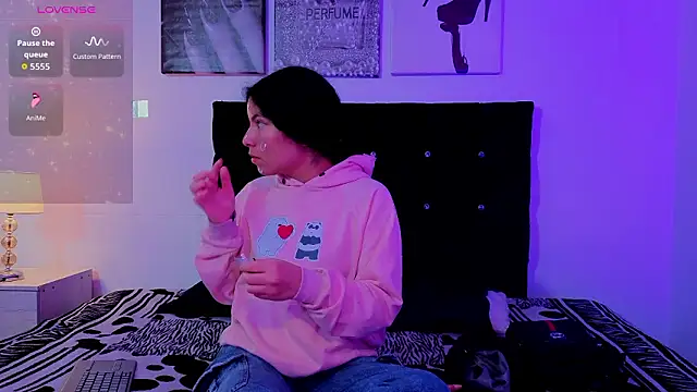 Snapshot of Zoe-yanin chatting on February 26, 7:13 pm Zoe-yanin online show from February 26, 7:13 pm