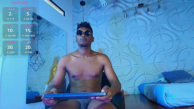 CrissCollins online show from February 11, 7:19 pm