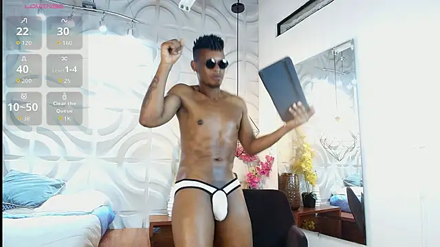 CrissCollins online show from February 13, 7:32 pm