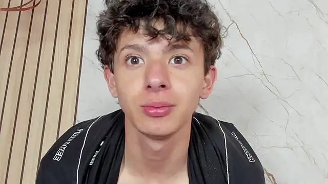 Snapshot of David_Roy_ chatting on February 14, 1:19 pm David Roy online show from February 14, 1:19 pm