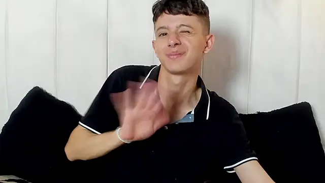 Snapshot of David_Roy_ chatting on March 3, 1:17 pm David Roy online show from March 3, 1:17 pm