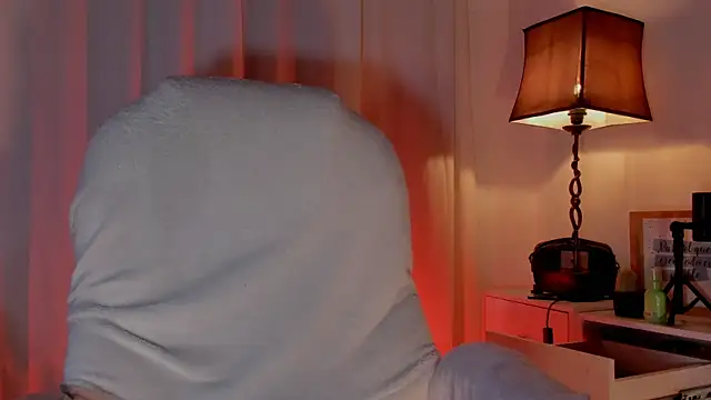 Snapshot of Victoria-swan chatting on February 26, 1:43 pm Victoria-swan online show from February 26, 1:43 pm