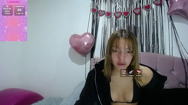 Snapshot of emily_cooper_pym chatting on February 25, 12:15 pm emily cooper pym online show from February 25, 12:15 pm