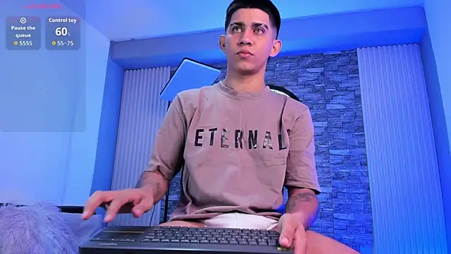 Thiago Olsen online show from February 17, 7:42 pm