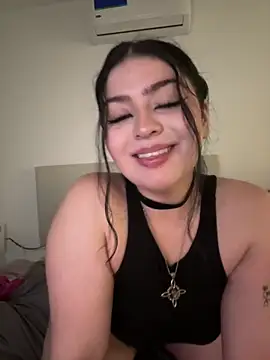 Snapshot of lolaaculaa chatting on February 22, 6:35 am lolaaculaa online show from February 22, 6:35 am