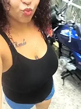 Snapshot of Dree4i20 chatting on February 6, 3:48 pm Dree4i20 online show from February 6, 3:48 pm