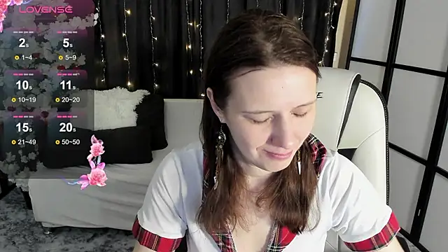 Snapshot of Kathrine_Meyer chatting on February 5, 2:05 am Kathrine Meyer online show from February 5, 2:05 am