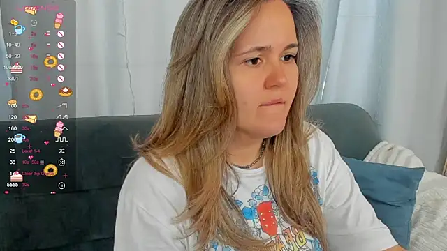 LilyBel online show from April 10, 8:08 am