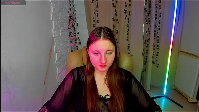 Snapshot of EvaxCharm chatting on February 15, 6:43 am EvaxCharm online show from February 15, 6:43 am