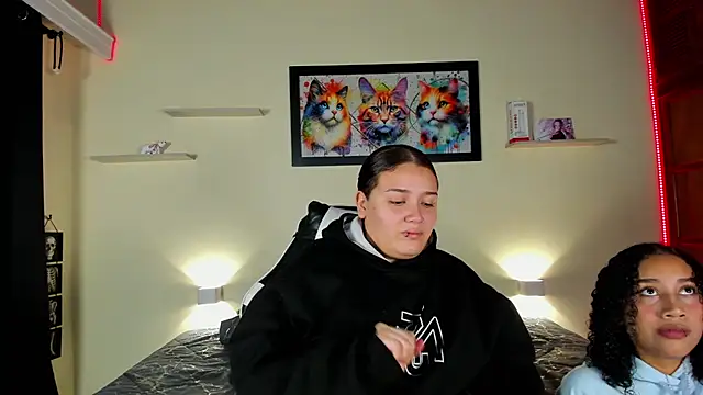 Snapshot of meredit_cris23 chatting on February 19, 3:24 am meredit cris23 online show from February 19, 3:24 am