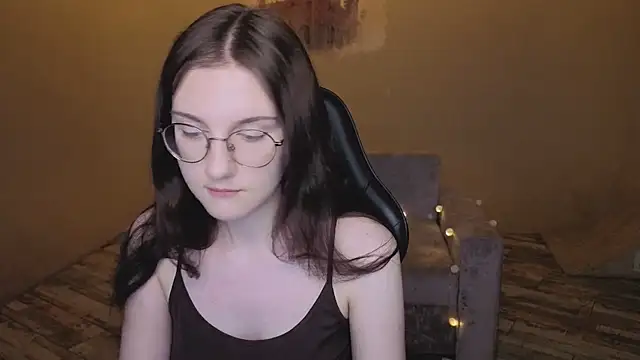 VixenLight online show from February 13, 9:38 am