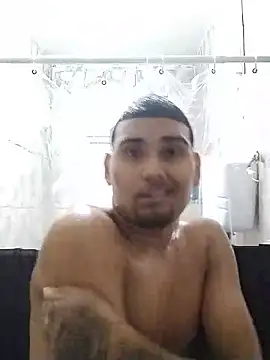 Snapshot of MickeySexyyy chatting on May 14, 4:25 pm MickeySexyyy online show from May 14, 4:25 pm