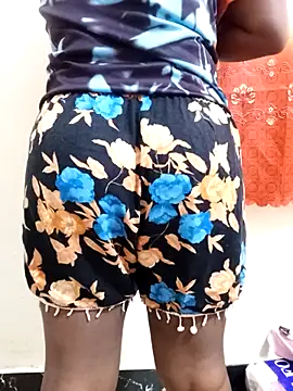 Snapshot of ShatraKaleesi chatting on February 3, 6:40 am ShatraKaleesi online show from February 3, 6:40 am