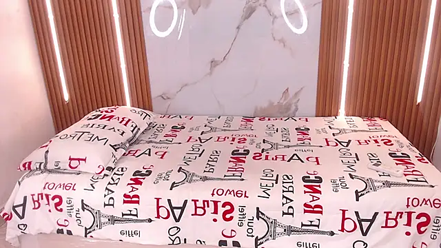 Snapshot of kelsiee_hills chatting on February 26, 12:04 pm kelsiee hills online show from February 26, 12:04 pm