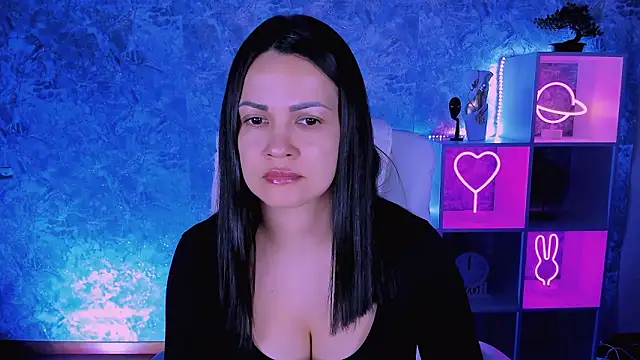 Snapshot of karolina_robinson chatting on March 3, 12:00 pm karolina robinson online show from March 3, 12:00 pm