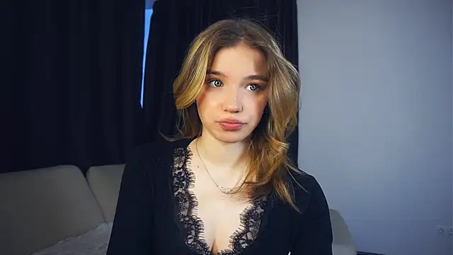 Snapshot of EarthaStinett chatting on February 15, 12:25 pm EarthaStinett online show from February 15, 12:25 pm