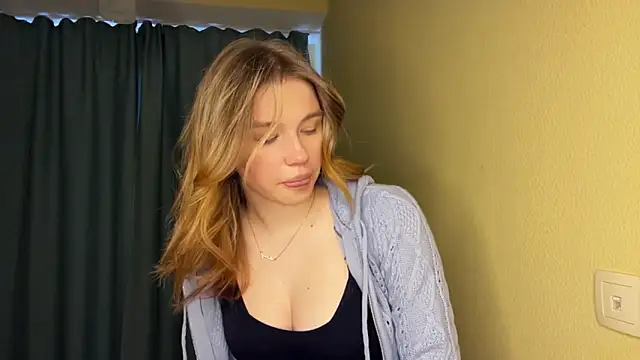 Snapshot of EarthaStinett chatting on March 3, 11:49 am EarthaStinett online show from March 3, 11:49 am