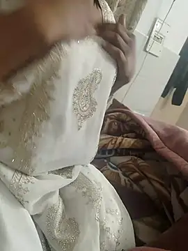 Snapshot of Curvy_Simran chatting on February 17, 5:19 pm Curvy Simran online show from February 17, 5:19 pm