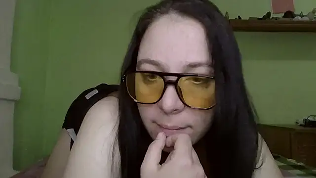 MillaSourety online show from February 5, 12:43 pm