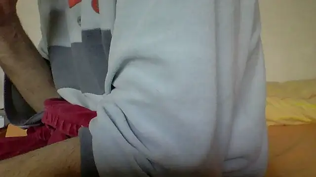 AlexRue online show from April 30, 5:08 pm