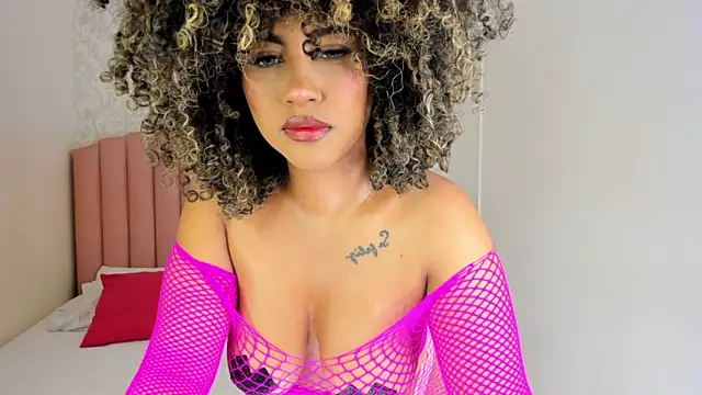 Snapshot of Brit_weston chatting on February 25, 7:56 pm Brit weston online show from February 25, 7:56 pm