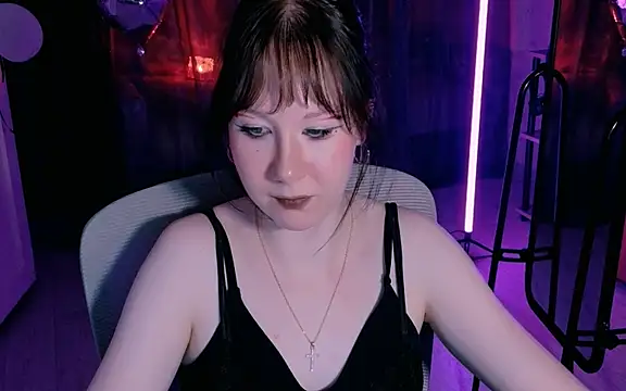 Snapshot of marty_bree chatting on May 31, 7:04 pm marty bree online show from May 31, 7:04 pm