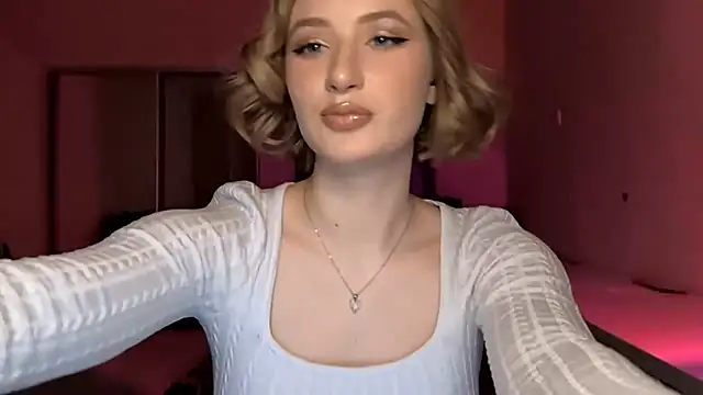 Snapshot of DeliciaBagnoli chatting on February 24, 5:33 pm DeliciaBagnoli online show from February 24, 5:33 pm