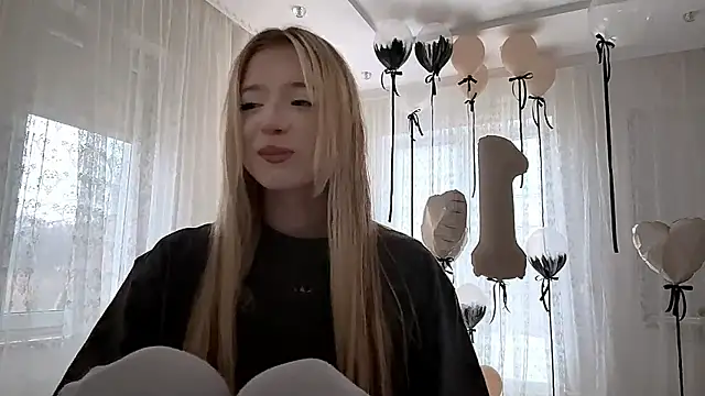 Snapshot of IvyArmbrister chatting on February 25, 3:21 pm IvyArmbrister online show from February 25, 3:21 pm