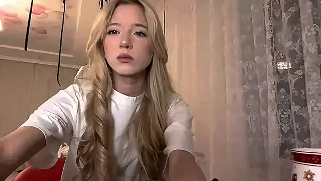 Snapshot of IvyArmbrister chatting on February 27, 8:20 pm IvyArmbrister online show from February 27, 8:20 pm