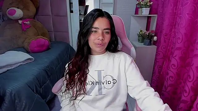 Snapshot of liany_taylor chatting on February 15, 2:52 am liany taylor online show from February 15, 2:52 am