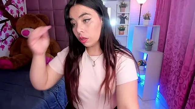 Snapshot of liany_taylor chatting on February 20, 2:08 am liany taylor online show from February 20, 2:08 am