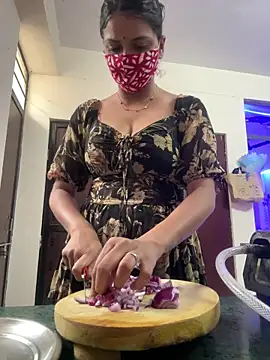 Snapshot of kavyababy00 chatting on February 18, 6:20 am kavyababy00 online show from February 18, 6:20 am