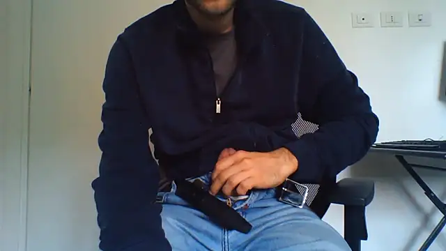 Snapshot of andre_italy chatting on May 3, 1:28 pm andre italy online show from May 3, 1:28 pm