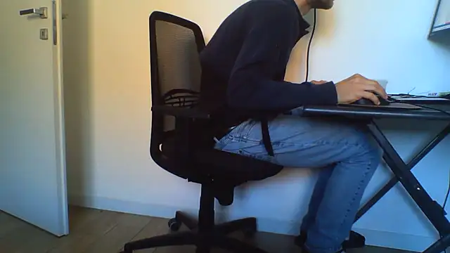 Snapshot of andre_italy chatting on May 21, 9:38 am andre italy online show from May 21, 9:38 am