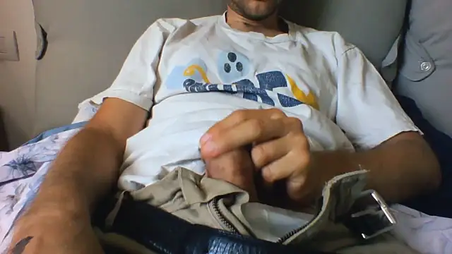 Snapshot of andre_italy chatting on June 14, 4:09 pm andre italy online show from June 14, 4:09 pm
