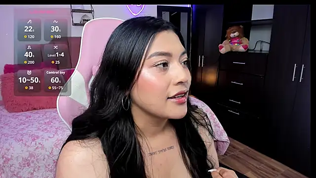 Snapshot of SiennaBloom chatting on February 7, 11:47 am SiennaBloom online show from February 7, 11:47 am