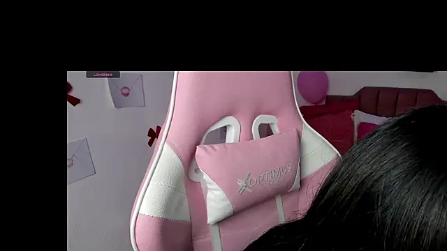 Snapshot of SiennaBloom chatting on February 14, 10:34 am SiennaBloom online show from February 14, 10:34 am