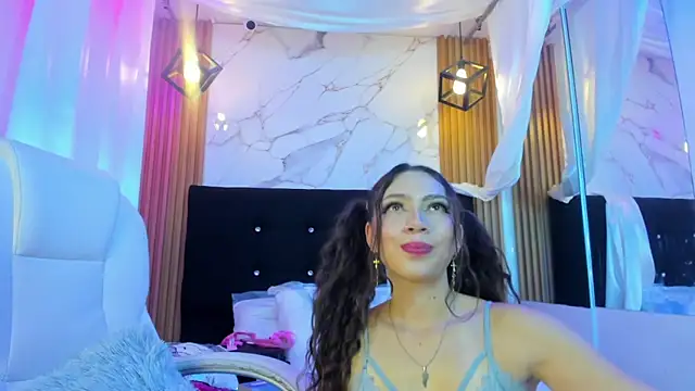 Snapshot of MOLY_KILLER chatting on April 30, 8:57 pm MOLY KILLER online show from April 30, 8:57 pm
