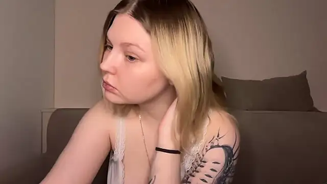 Ophelia Ritz online show from March 28, 9:14 pm